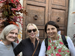 Prof Lynda Gratton and Dr Susan Bissell, Italy 2022